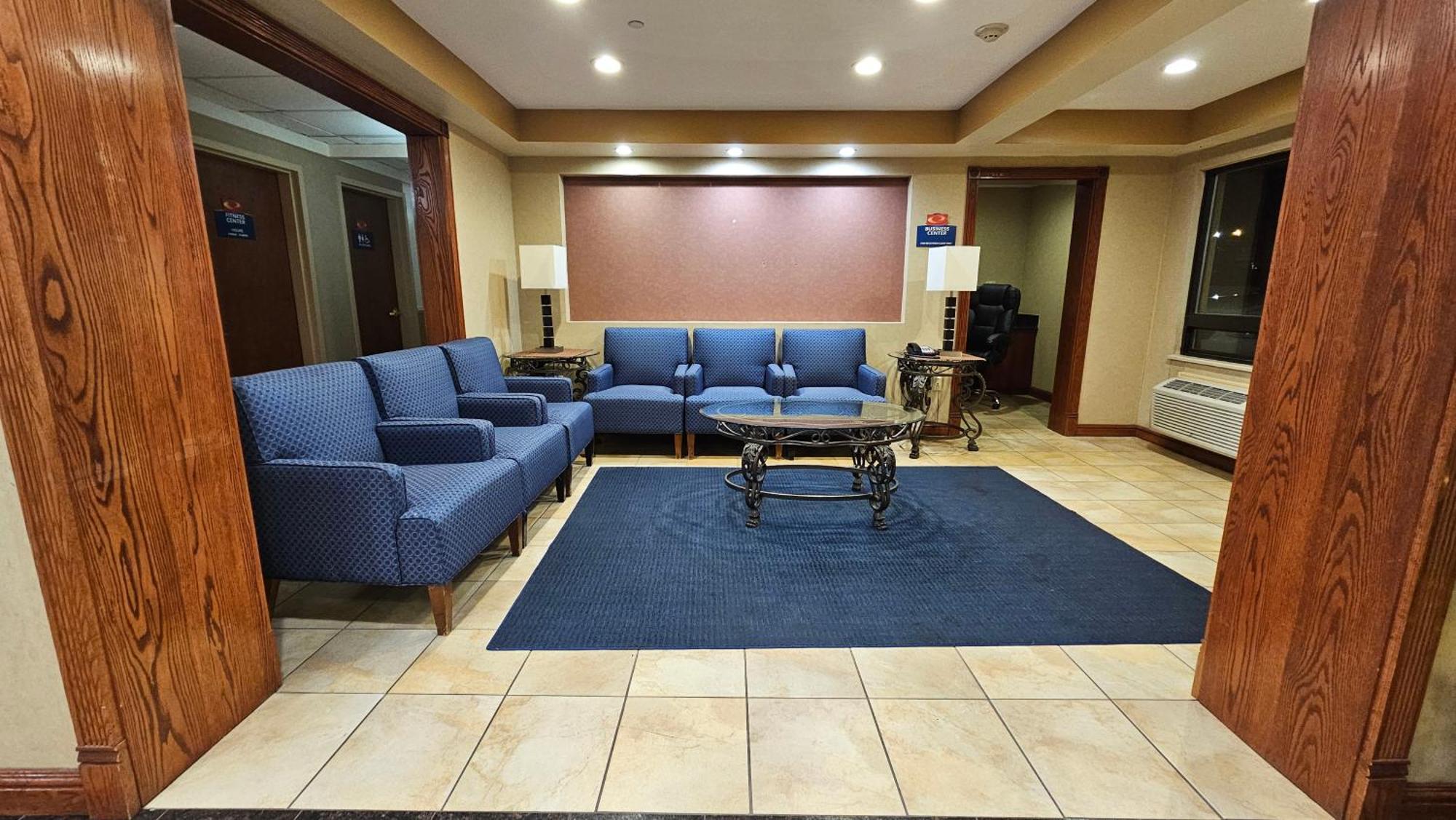 Econo Lodge Woodbridge Iselin Buitenkant foto
